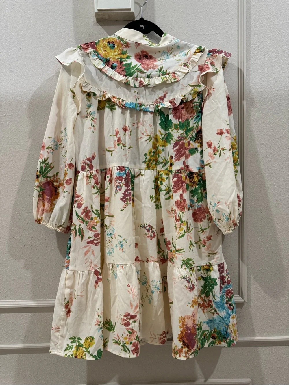 Entro Beige Floral ruffled Peter Pan Collar Babydoll Tiered Mini Dress Small - Picture 2 of 4
